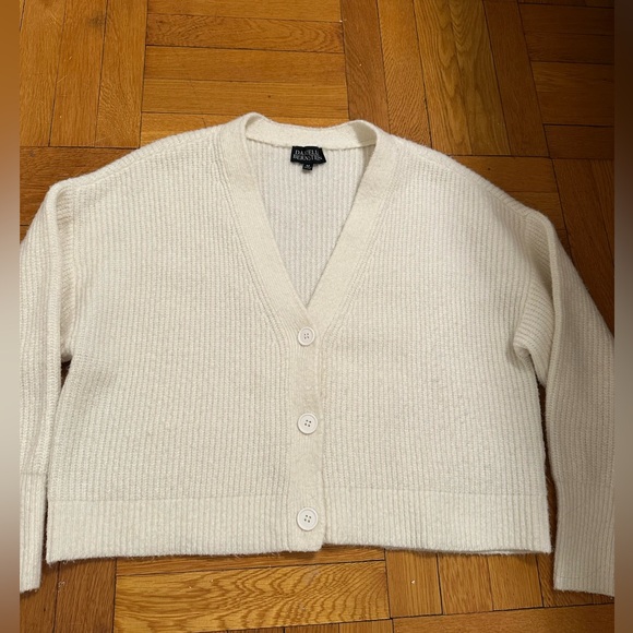 Danielle Bernstein Cardigan - Picture 1 of 2